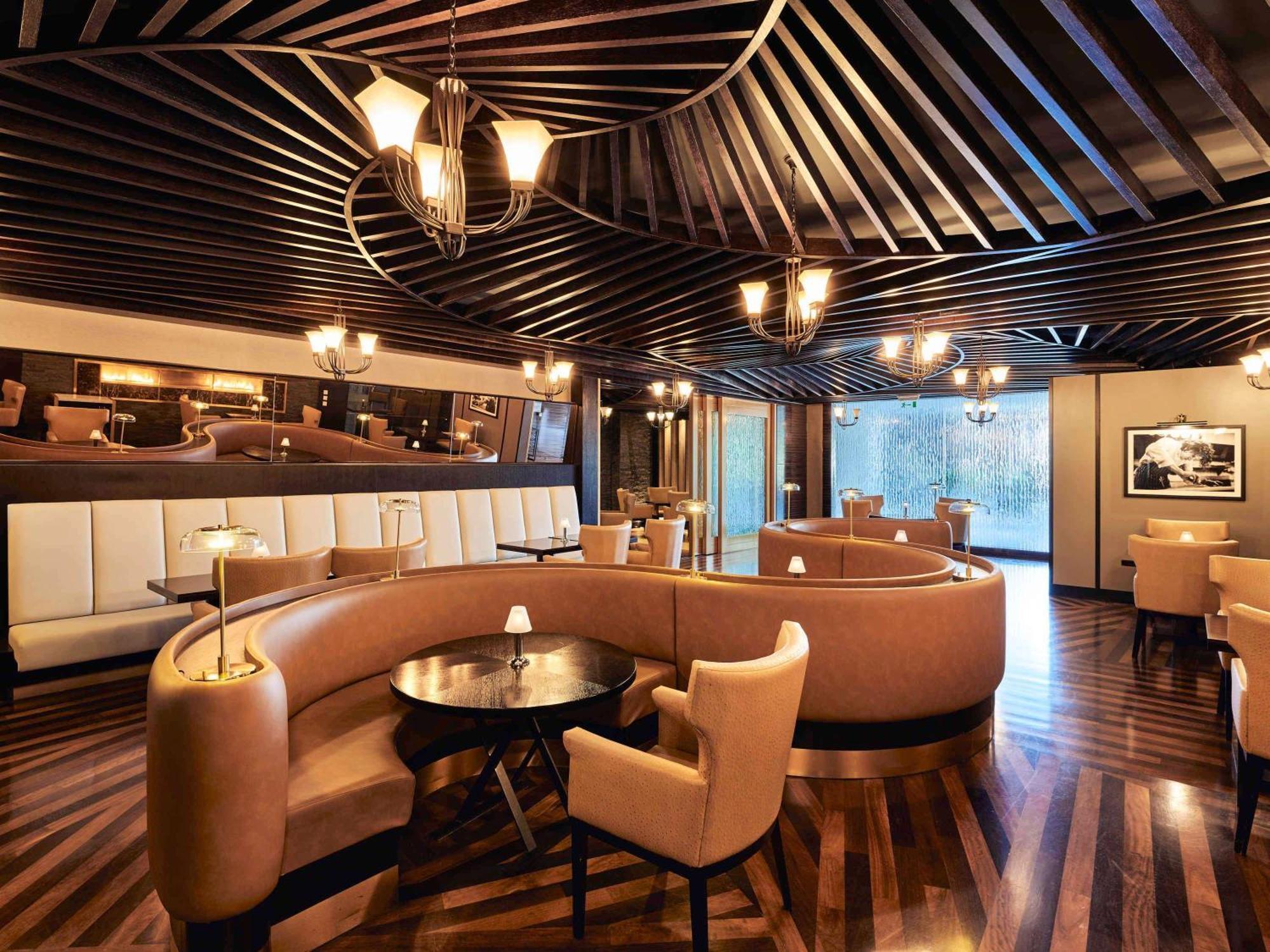 Fairmont Bab Al Bahr Hotel Abu Dhabi Exterior foto The interior of the restaurant