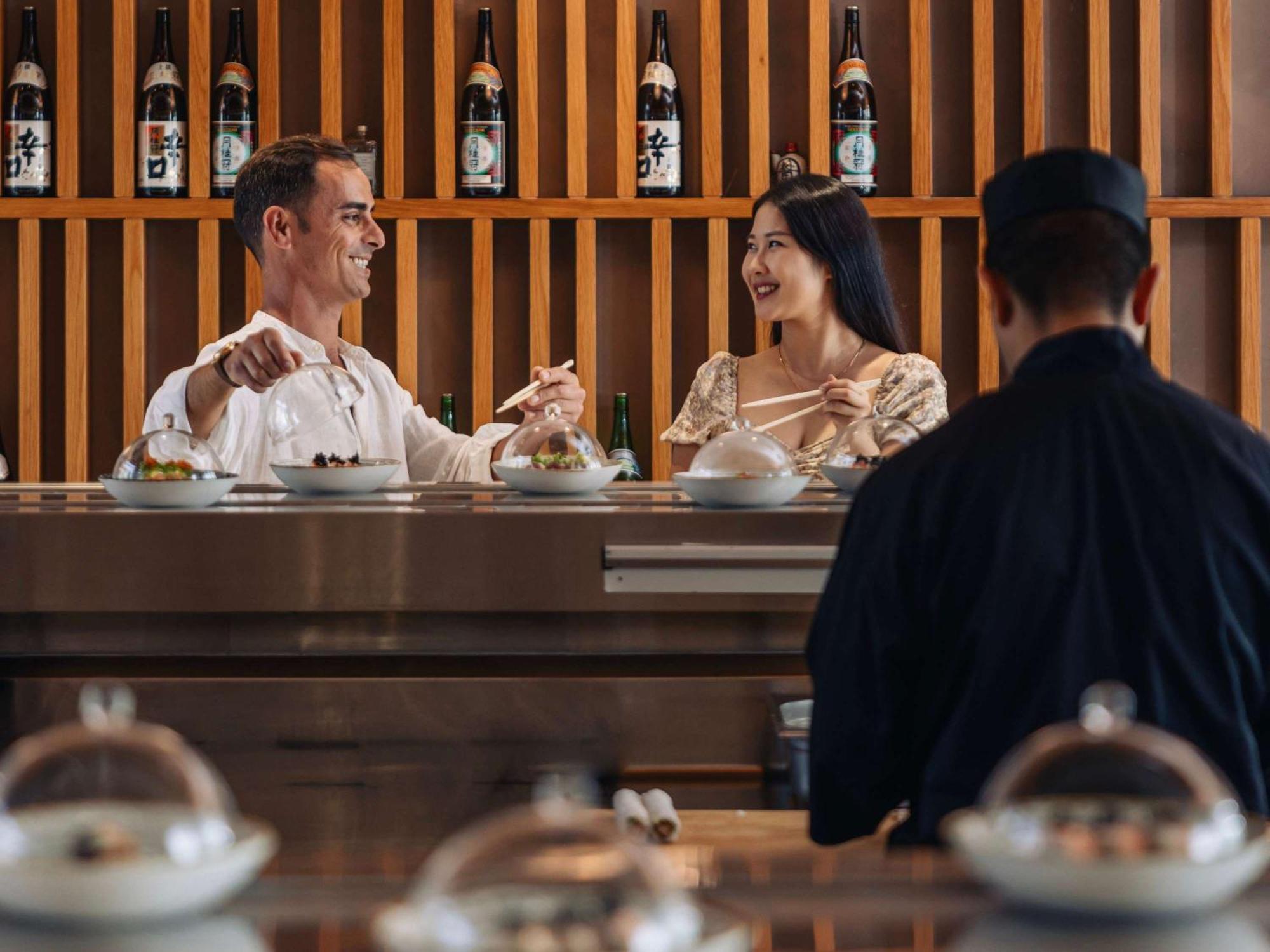 Fairmont Bab Al Bahr Hotel Abu Dhabi Exterior foto Sushi Bar